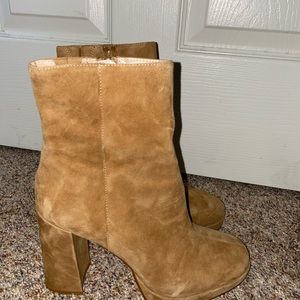 Steve Madden Main Suede